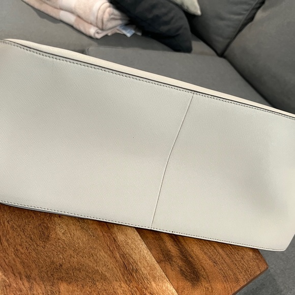 Henri Bendel XL Tote - Picture 5 of 9